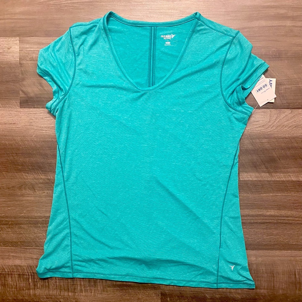 Old Navy Large activewear top. NWT